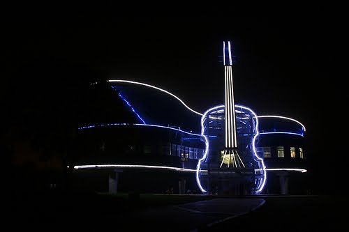 необычное музыкальное здание