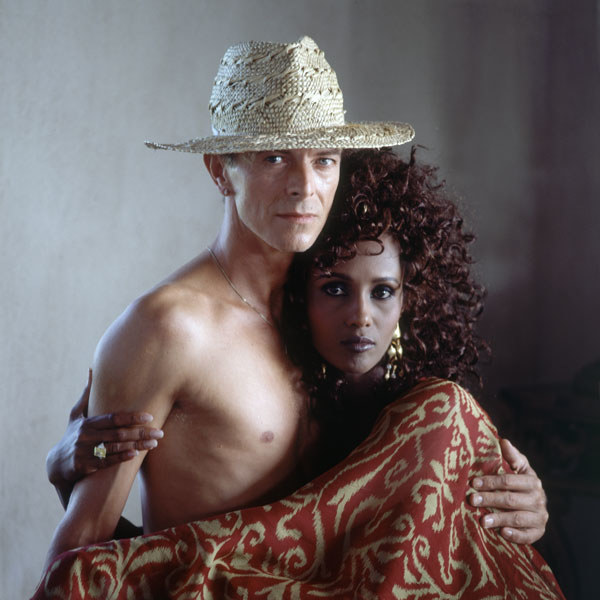 dam-images-celebrity-homes-1992-david-bowie-david-bowie-iman-portrait